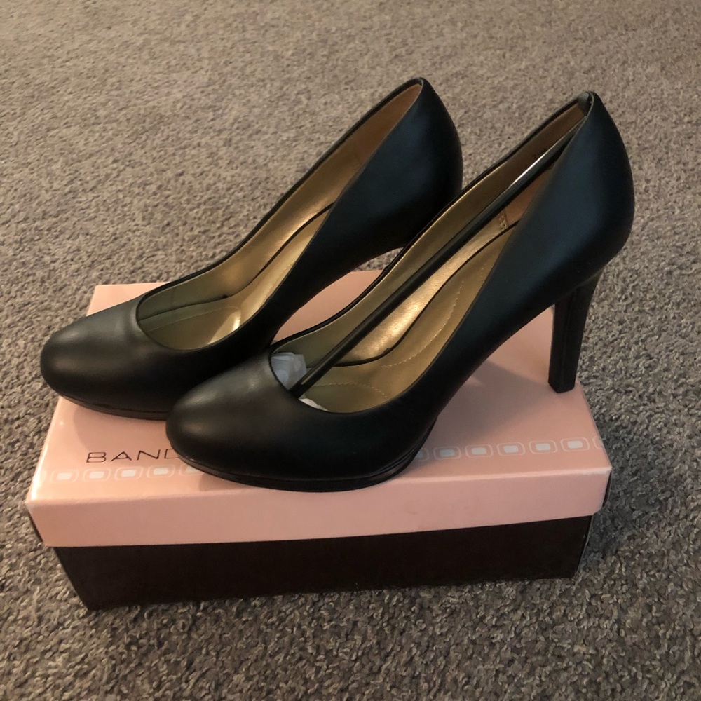 Bandolino 7.5 black heels